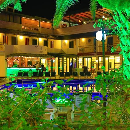 Sky Star Hotel غومْبيت المظهر الخارجي الصورة